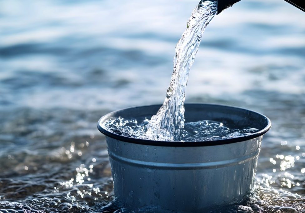 overflowing-bucket overflowing-bucket